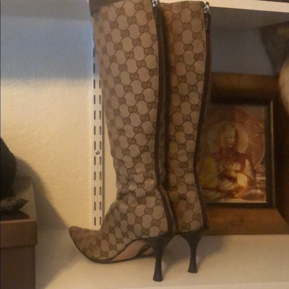 Like new Gucci boots